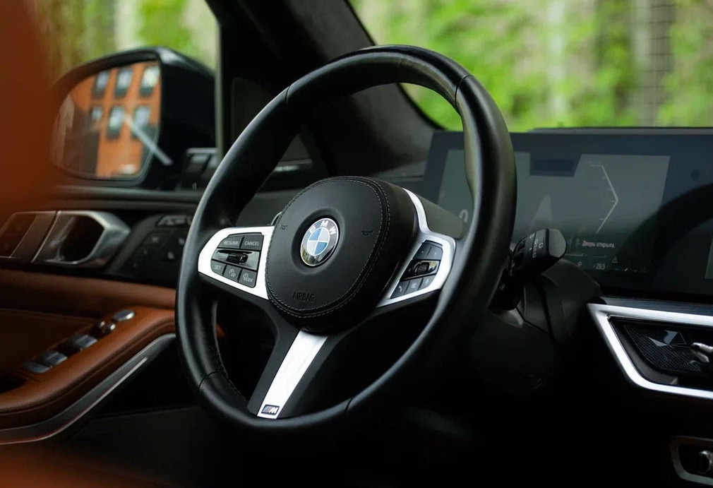 Аренда bmw x7 премиум класса 2023 года в городе Москва Тульская от 32000 руб./сутки, полный привод, двигатель: дизель, объем 3 литра, каско (Мультидрайв), ОСАГО (Мультидрайв), без водителя, недорого, вид 10 - RentRide