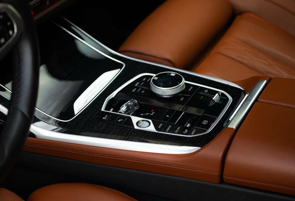 Аренда bmw x7 премиум класса 2023 года в городе Москва Тульская от 32000 руб./сутки, полный привод, двигатель: дизель, объем 3 литра, каско (Мультидрайв), ОСАГО (Мультидрайв), без водителя, недорого, вид 8 - RentRide