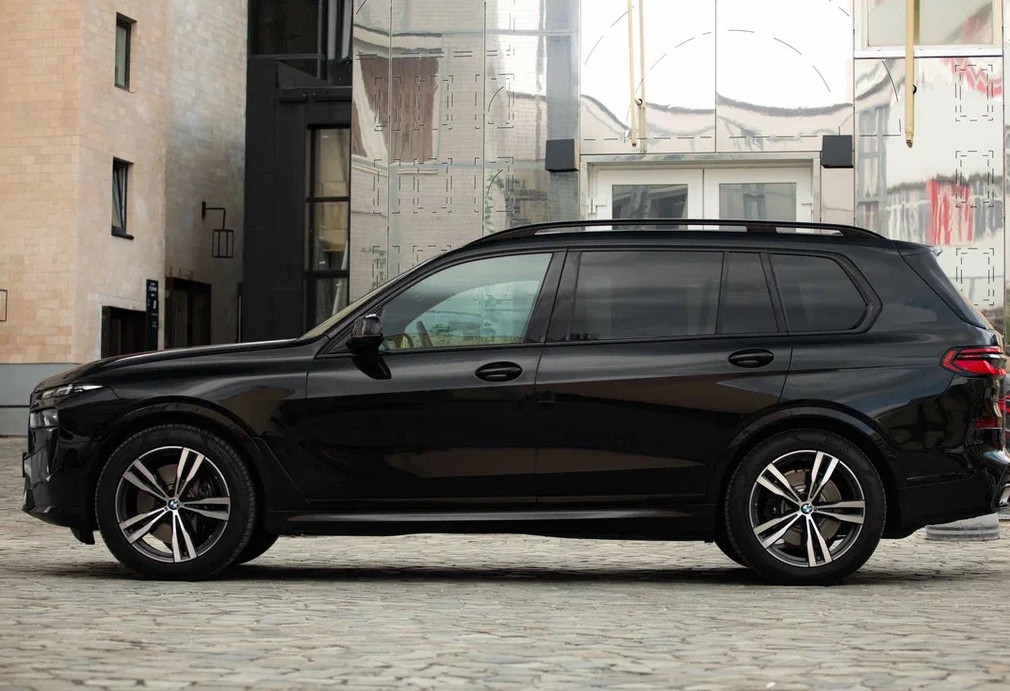 Аренда bmw x7 премиум класса 2023 года в городе Москва Тульская от 32000 руб./сутки, полный привод, двигатель: дизель, объем 3 литра, каско (Мультидрайв), ОСАГО (Мультидрайв), без водителя, недорого, вид 4 - RentRide