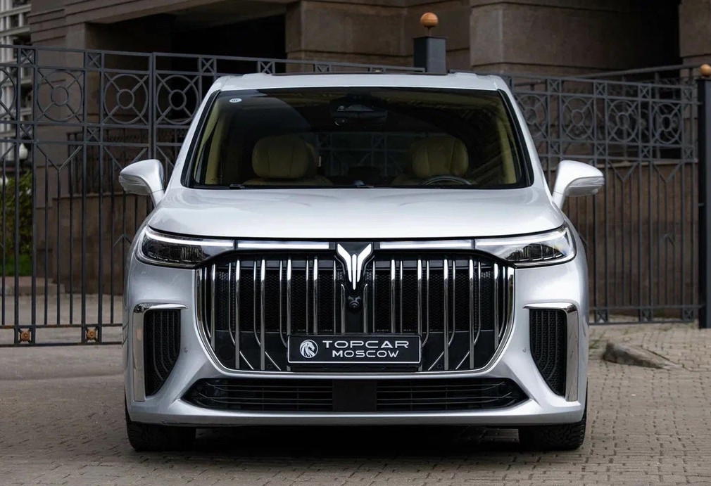 Аренда voyah dream 2023 года в городе Москва Тульская от 18400 руб./сутки, полный привод, двигатель: гибрид, объем 1.5 литров, каско (Мультидрайв), ОСАГО (Мультидрайв), без водителя, недорого, вид 4 - RentRide