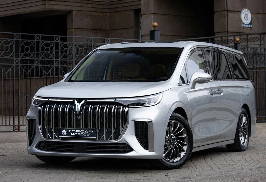 Аренда voyah dream 2023 года в городе Москва Тульская от 18400 руб./сутки, полный привод, двигатель: гибрид, объем 1.5 литров, каско (Мультидрайв), ОСАГО (Мультидрайв), без водителя, недорого - RentRide