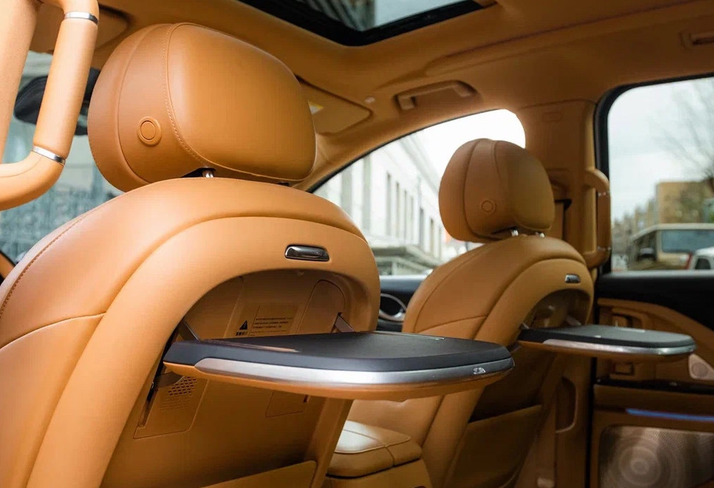 Аренда voyah dream 2023 года в городе Москва Тульская от 18400 руб./сутки, полный привод, двигатель: гибрид, объем 1.5 литров, каско (Мультидрайв), ОСАГО (Мультидрайв), без водителя, недорого, вид 12 - RentRide