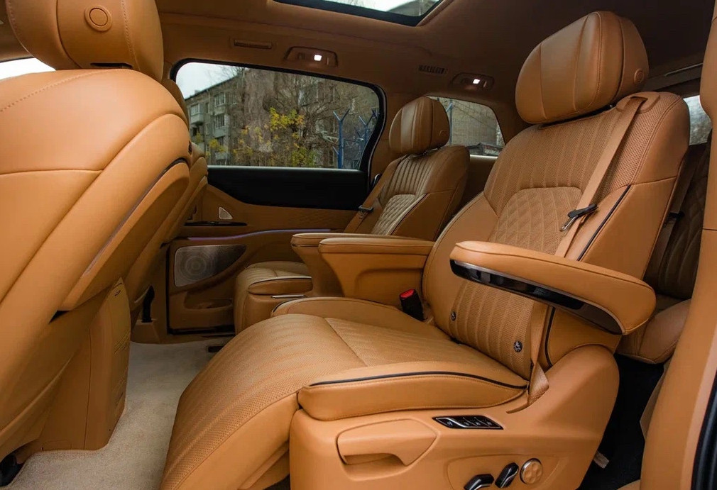 Аренда voyah dream 2023 года в городе Москва Тульская от 18400 руб./сутки, полный привод, двигатель: гибрид, объем 1.5 литров, каско (Мультидрайв), ОСАГО (Мультидрайв), без водителя, недорого, вид 14 - RentRide