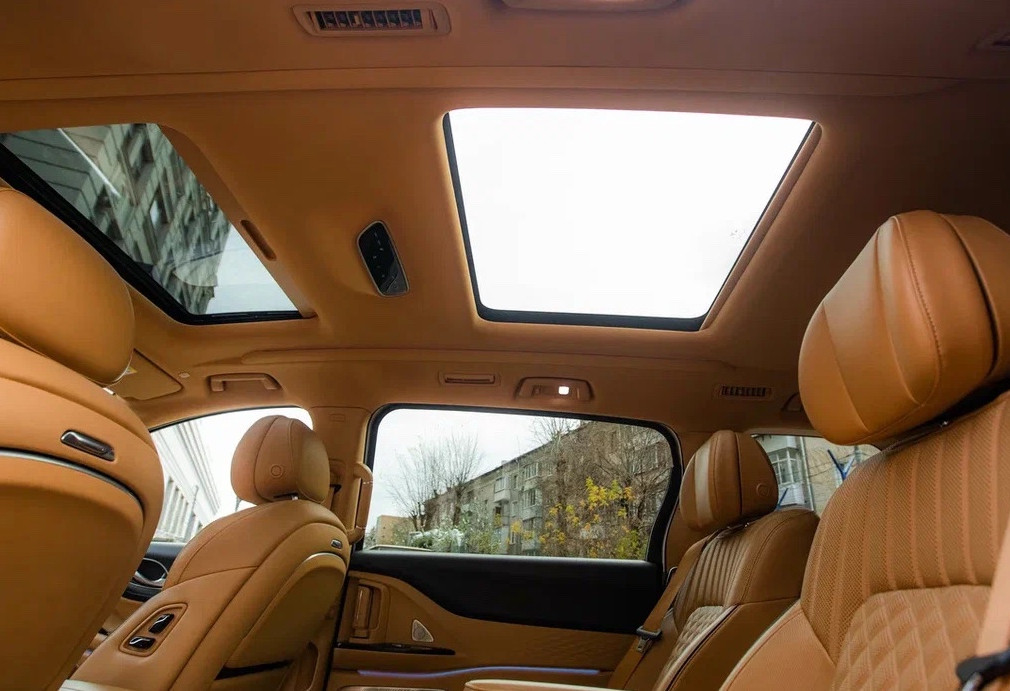 Аренда voyah dream 2023 года в городе Москва Тульская от 18400 руб./сутки, полный привод, двигатель: гибрид, объем 1.5 литров, каско (Мультидрайв), ОСАГО (Мультидрайв), без водителя, недорого, вид 10 - RentRide