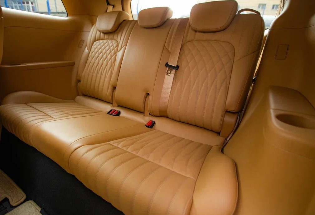 Аренда voyah dream 2023 года в городе Москва Тульская от 18400 руб./сутки, полный привод, двигатель: гибрид, объем 1.5 литров, каско (Мультидрайв), ОСАГО (Мультидрайв), без водителя, недорого, вид 11 - RentRide