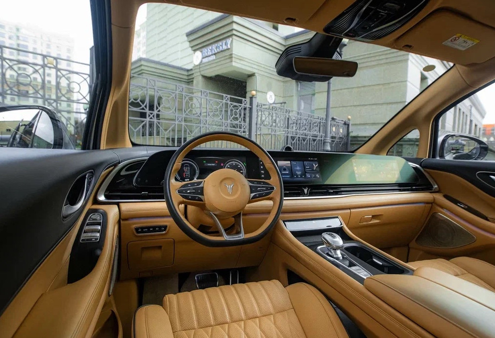 Аренда voyah dream 2023 года в городе Москва Тульская от 18400 руб./сутки, полный привод, двигатель: гибрид, объем 1.5 литров, каско (Мультидрайв), ОСАГО (Мультидрайв), без водителя, недорого, вид 9 - RentRide