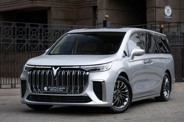 Прокат авто voyah dream 2023 года в городе Москва Тульская от 18400 руб./сутки, полный привод, двигатель: гибрид, объем 1.5 литров, каско (Мультидрайв), ОСАГО (Мультидрайв), без водителя, недорого - RentRide