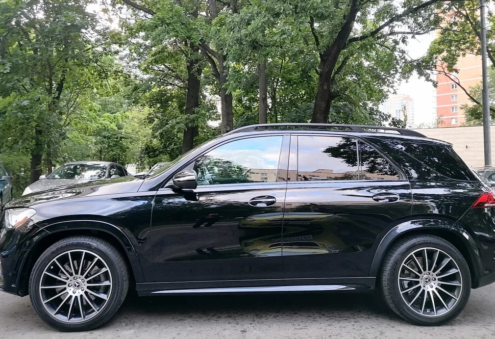 Аренда mercedes-benz gle премиум класса 2019 года в городе Москва Новаторская от 14400 руб./сутки, полный привод, двигатель: гибрид, объем 3 литра, ОСАГО (Мультидрайв), без водителя, недорого - RentRide