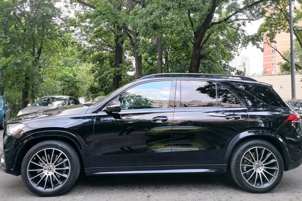 Прокат авто mercedes-benz gle премиум класса 2019 года в городе Москва Новаторская от 14400 руб./сутки, полный привод, двигатель: гибрид, объем 3 литра, ОСАГО (Мультидрайв), без водителя, недорого - RentRide