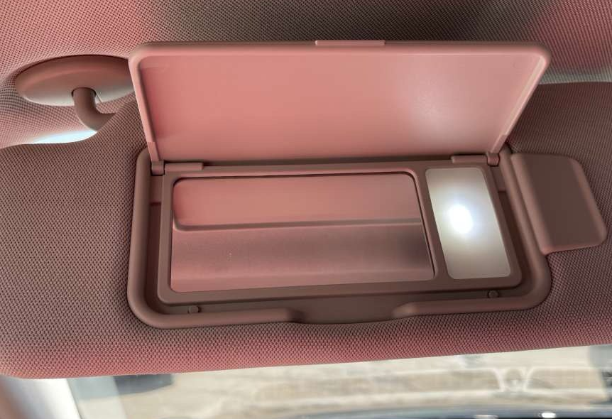 Аренда exeed txl комфорт класса 2023 года в городе Москва от 4000 руб./сутки, полный привод, двигатель: бензин, объем 2 литра, каско (Мультидрайв), ОСАГО (Мультидрайв), без водителя, недорого, вид 11 - RentRide