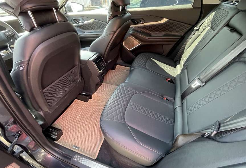 Аренда exeed txl комфорт класса 2023 года в городе Москва от 4000 руб./сутки, полный привод, двигатель: бензин, объем 2 литра, каско (Мультидрайв), ОСАГО (Мультидрайв), без водителя, недорого, вид 10 - RentRide