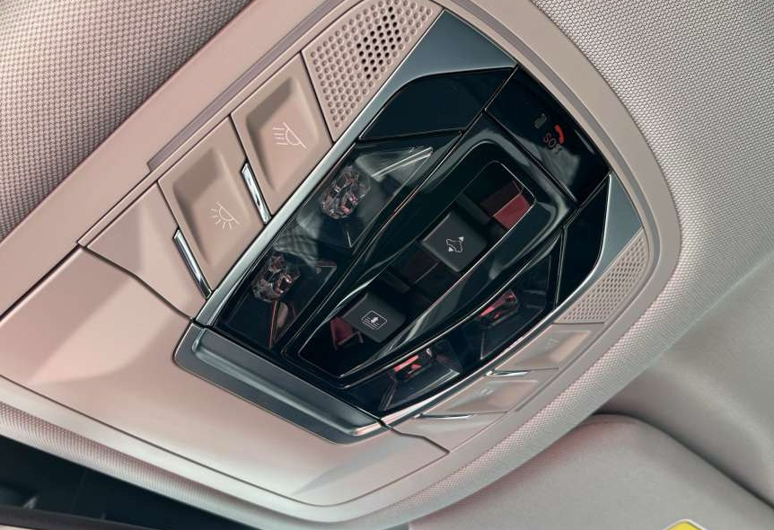 Аренда exeed txl комфорт класса 2023 года в городе Москва от 4000 руб./сутки, полный привод, двигатель: бензин, объем 2 литра, каско (Мультидрайв), ОСАГО (Мультидрайв), без водителя, недорого, вид 3 - RentRide