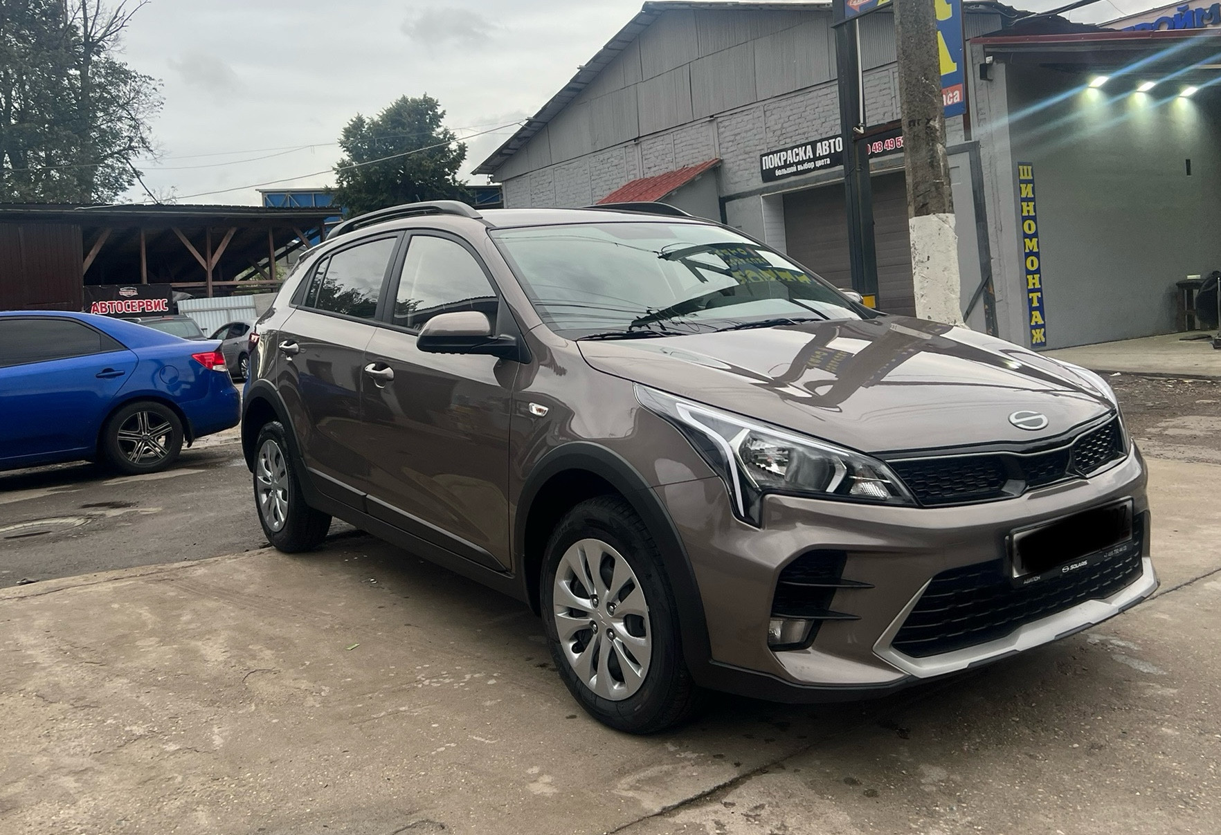 Аренда kia rio-x-line эконом класса 2025 года в городе Москва Медведково от 3999 руб./сутки, передний привод, двигатель: бензин, объем 1.6 литров, каско (Мультидрайв), ОСАГО (Впишу в полис), без водителя, недорого - RentRide