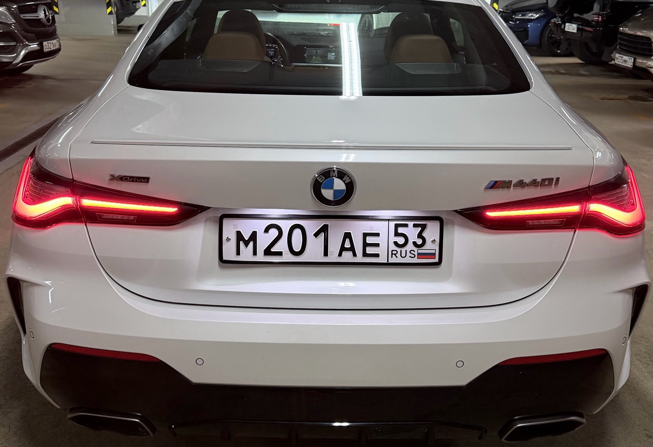 Аренда bmw 4-serii премиум класса 2020 года в городе Москва Тульская от 20000 руб./сутки, полный привод, двигатель: гибрид, объем 3 литра, ОСАГО (Мультидрайв), без водителя, недорого, вид 4 - RentRide