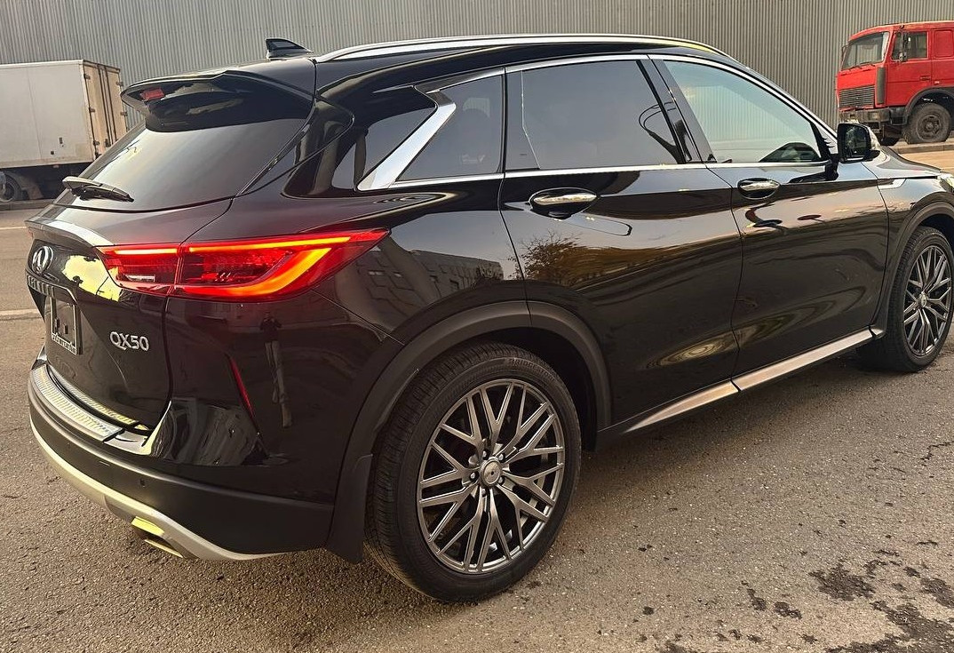 Аренда infiniti qx50 бизнес класса 2020 года в городе Москва Дубровка от 8000 руб./сутки, полный привод, двигатель: бензин, объем 2 литра, ОСАГО (Впишу в полис), без водителя, недорого, вид 3 - RentRide