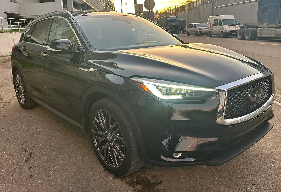 Аренда infiniti qx50 бизнес класса 2020 года в городе Москва Дубровка от 8000 руб./сутки, полный привод, двигатель: бензин, объем 2 литра, ОСАГО (Впишу в полис), без водителя, недорого, вид 2 - RentRide