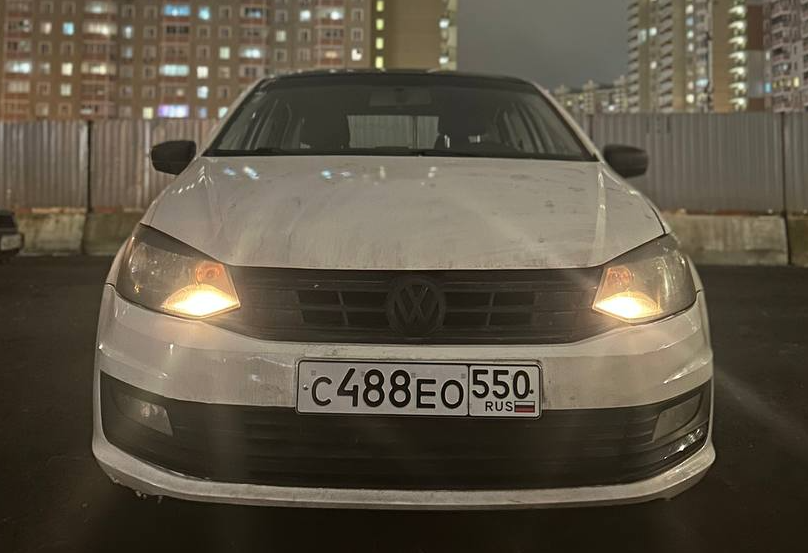 Аренда volkswagen polo эконом класса 2019 года в городе Москва Саларьево от 1200 руб./сутки, передний привод, двигатель: бензин, объем 1.6 литров, каско (Впишу в полис), ОСАГО (Впишу в полис), без водителя, недорого - RentRide