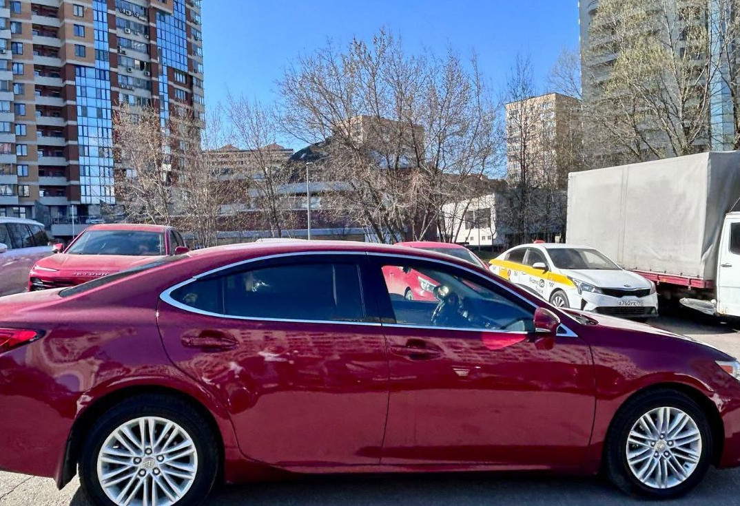 Аренда lexus es комфорт класса 2014 года в городе Москва Котельники от 3600 руб./сутки, полный привод, двигатель: бензин, объем 2.5 литров, ОСАГО (Впишу в полис), без водителя, недорого, вид 5 - RentRide