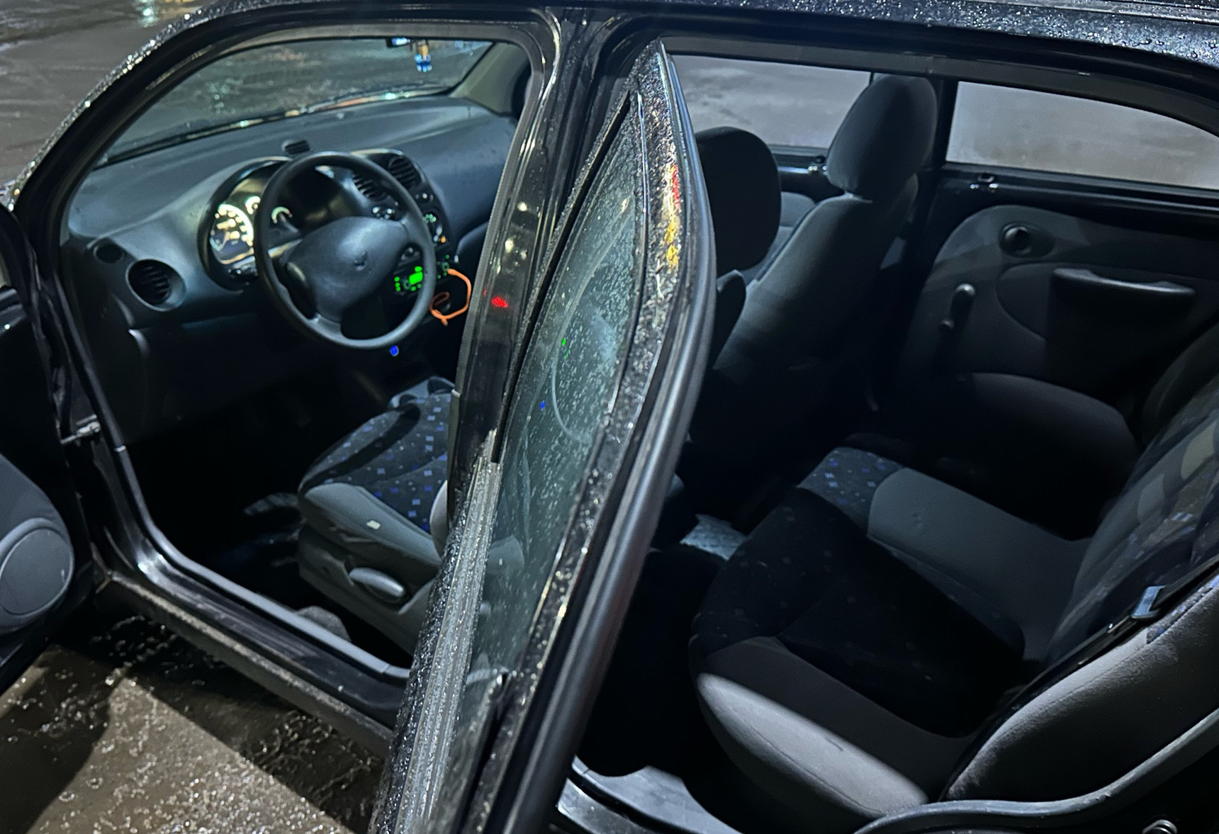 Аренда daewoo matiz эконом класса 2013 года в городе Москва от 800 руб./сутки, передний привод, двигатель: бензин, объем 0.8 литров, ОСАГО (Мультидрайв), без водителя, недорого, вид 5 - RentRide