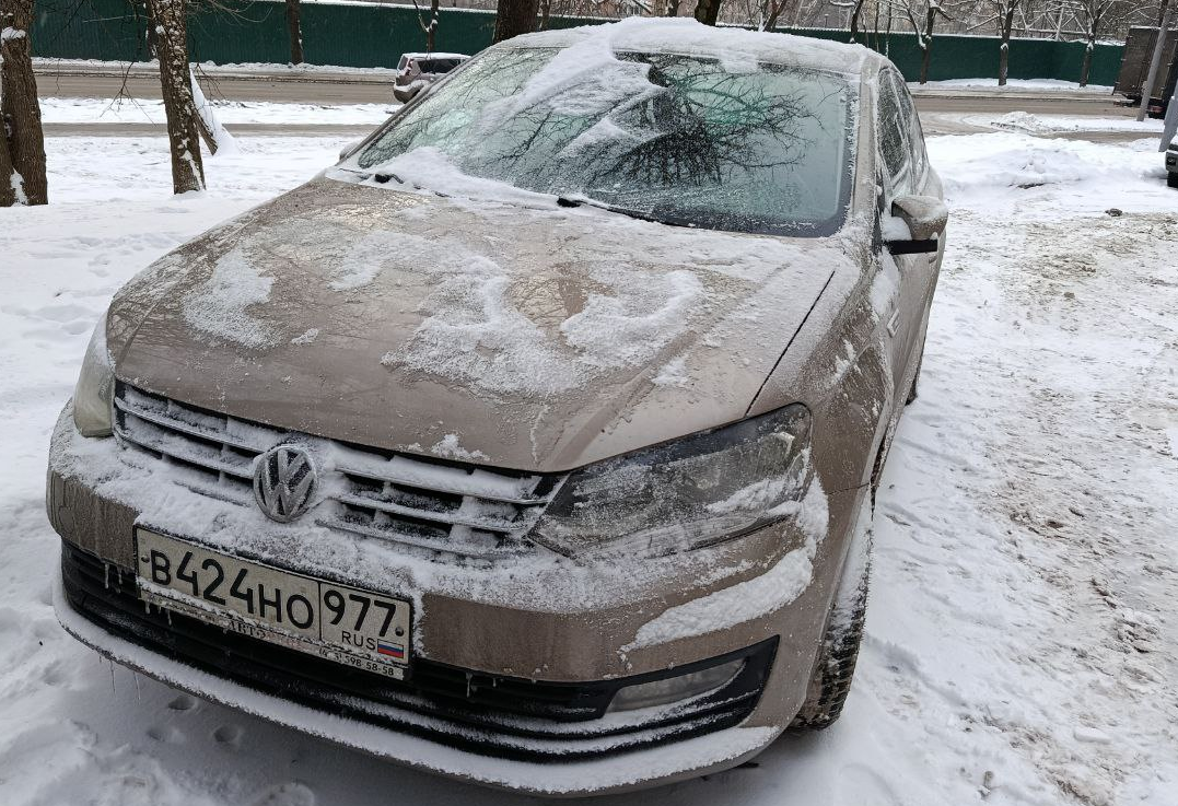 Аренда volkswagen polo эконом класса 2019 года в городе Москва Зюзино от 1840 руб./сутки, передний привод, двигатель: бензин, объем 1.6 литров, ОСАГО (Мультидрайв), без водителя, недорого - RentRide