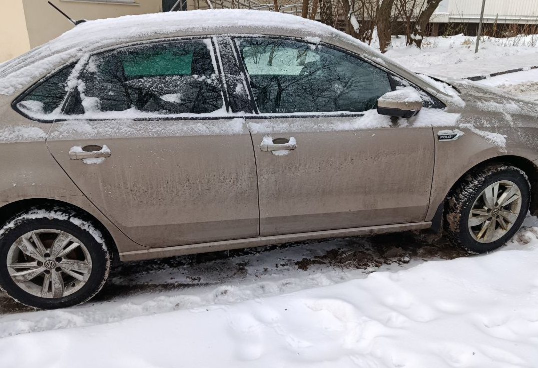 Аренда volkswagen polo эконом класса 2019 года в городе Москва Зюзино от 1840 руб./сутки, передний привод, двигатель: бензин, объем 1.6 литров, ОСАГО (Мультидрайв), без водителя, недорого, вид 4 - RentRide