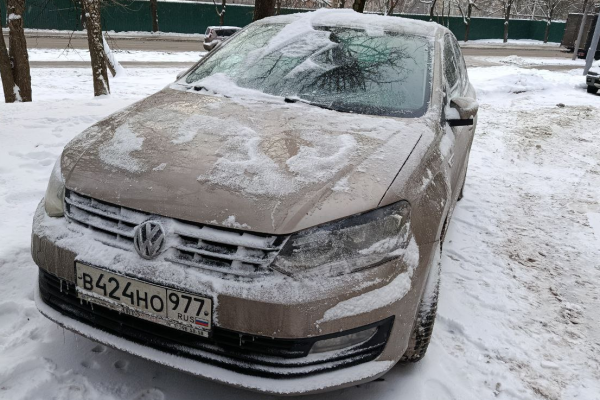 Прокат авто volkswagen polo эконом класса 2019 года в городе Москва Зюзино от 1840 руб./сутки, передний привод, двигатель: бензин, объем 1.6 литров, ОСАГО (Мультидрайв), без водителя, недорого - RentRide