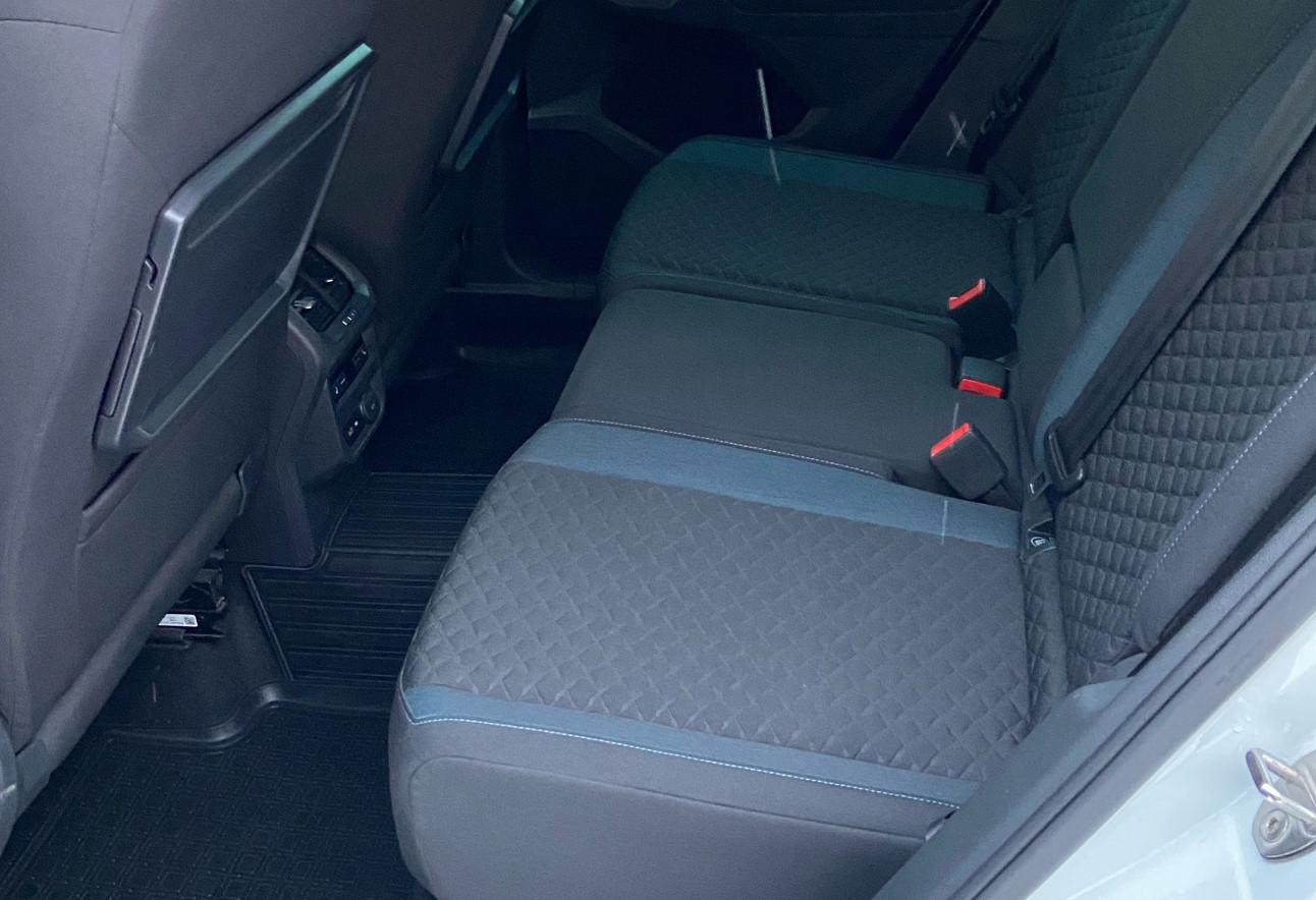 Аренда volkswagen tiguan бизнес класса 2020 года в городе Москва Белорусская от 5600 руб./сутки, полный привод, двигатель: бензин, объем 1.4 литра, ОСАГО (Мультидрайв), без водителя, недорого, вид 8 - RentRide