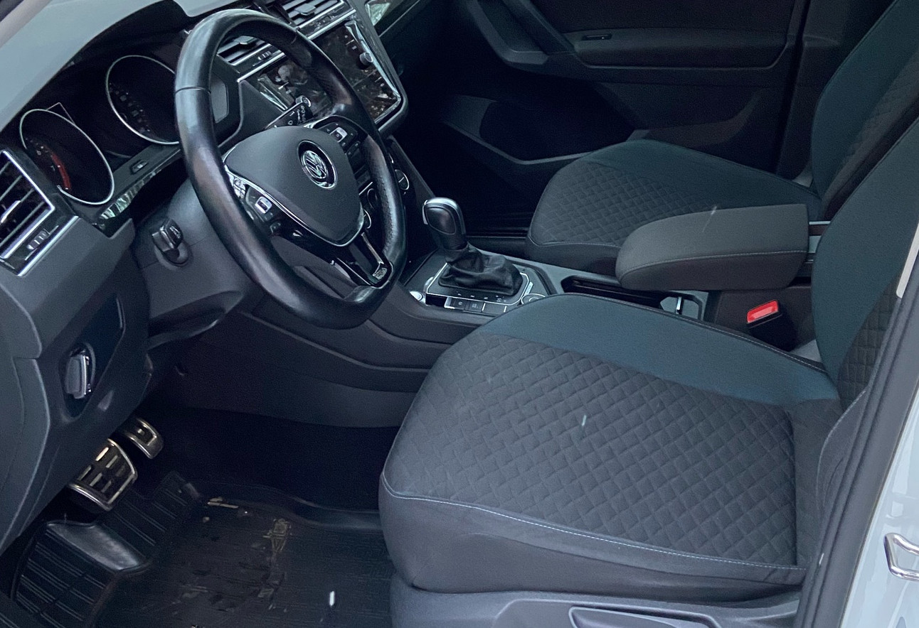 Аренда volkswagen tiguan бизнес класса 2020 года в городе Москва Белорусская от 5600 руб./сутки, полный привод, двигатель: бензин, объем 1.4 литра, ОСАГО (Мультидрайв), без водителя, недорого, вид 10 - RentRide