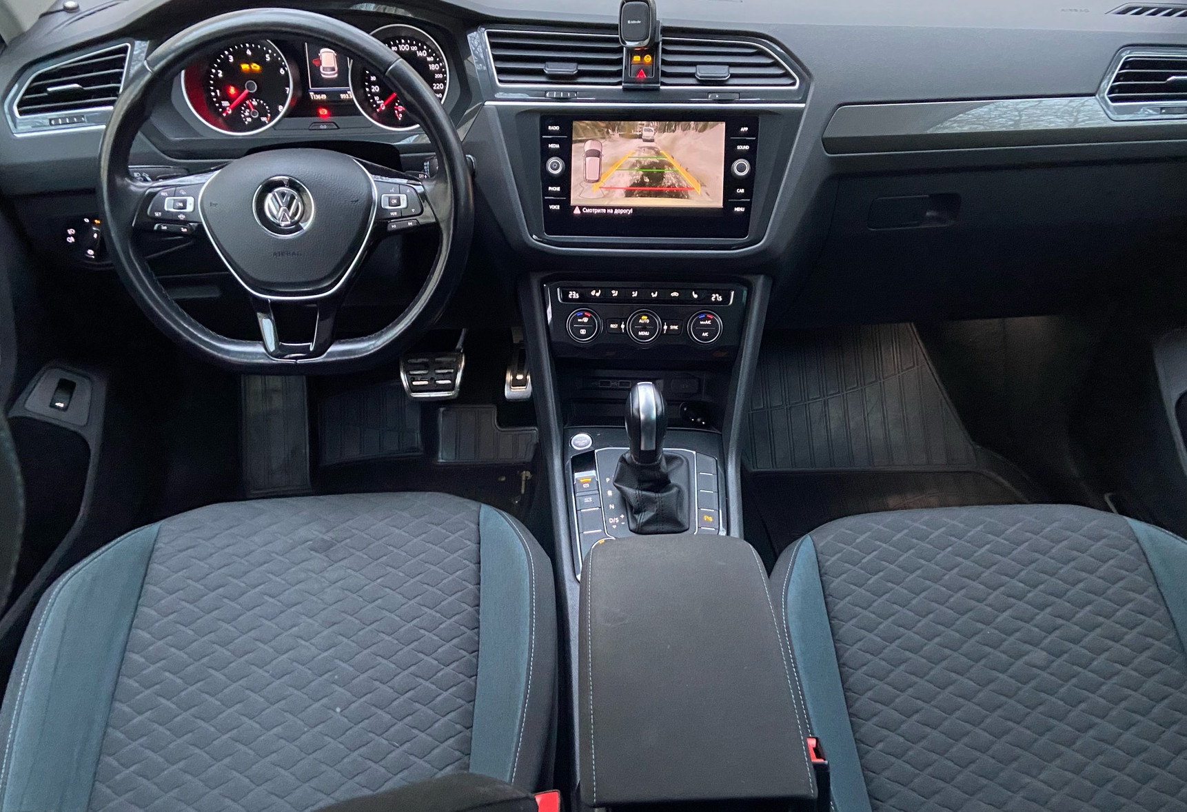 Аренда volkswagen tiguan бизнес класса 2020 года в городе Москва Белорусская от 5600 руб./сутки, полный привод, двигатель: бензин, объем 1.4 литра, ОСАГО (Мультидрайв), без водителя, недорого, вид 11 - RentRide