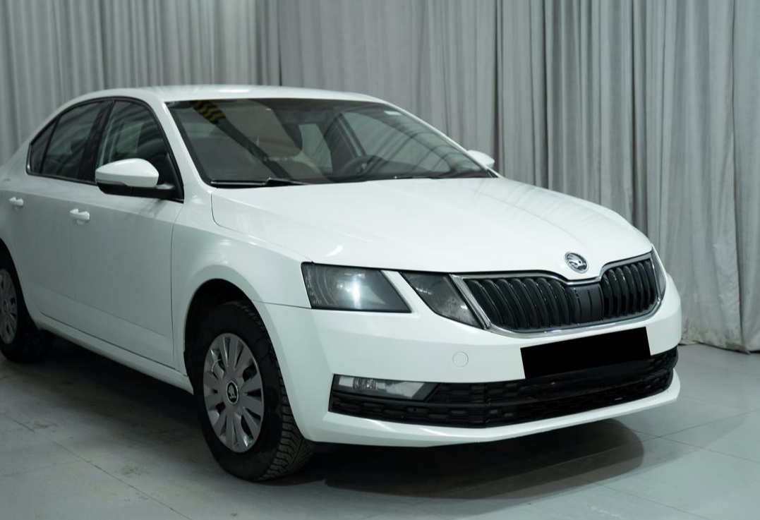 Аренда skoda octavia эконом класса 2020 года в городе Москва Яхромская от 2000 руб./сутки, передний привод, двигатель: бензин, объем 1.6 литров, ОСАГО (Мультидрайв), без водителя, недорого, вид 2 - RentRide