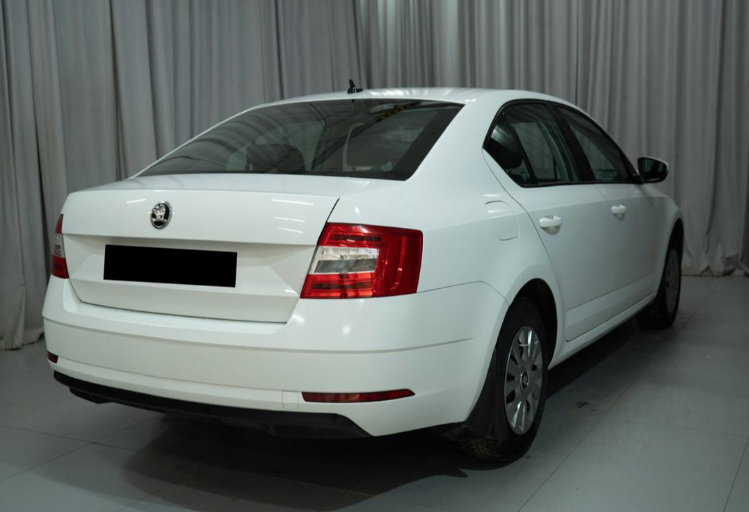 Аренда skoda octavia эконом класса 2020 года в городе Москва Яхромская от 2000 руб./сутки, передний привод, двигатель: бензин, объем 1.6 литров, ОСАГО (Мультидрайв), без водителя, недорого, вид 4 - RentRide