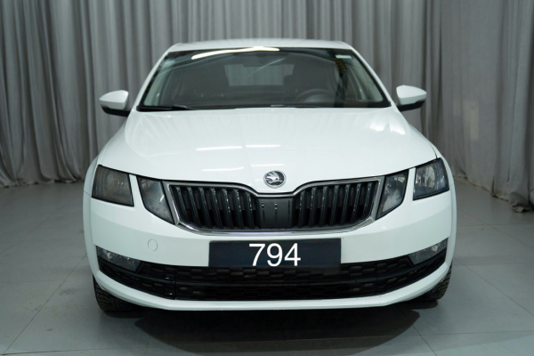 Прокат авто skoda octavia эконом класса 2020 года в городе Москва Яхромская от 2000 руб./сутки, передний привод, двигатель: бензин, объем 1.6 литров, ОСАГО (Мультидрайв), без водителя, недорого - RentRide