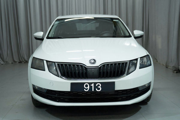 Прокат авто skoda octavia эконом класса 2020 года в городе Москва Яхромская от 2000 руб./сутки, передний привод, двигатель: бензин, объем 1.6 литров, ОСАГО (Мультидрайв), без водителя, недорого - RentRide