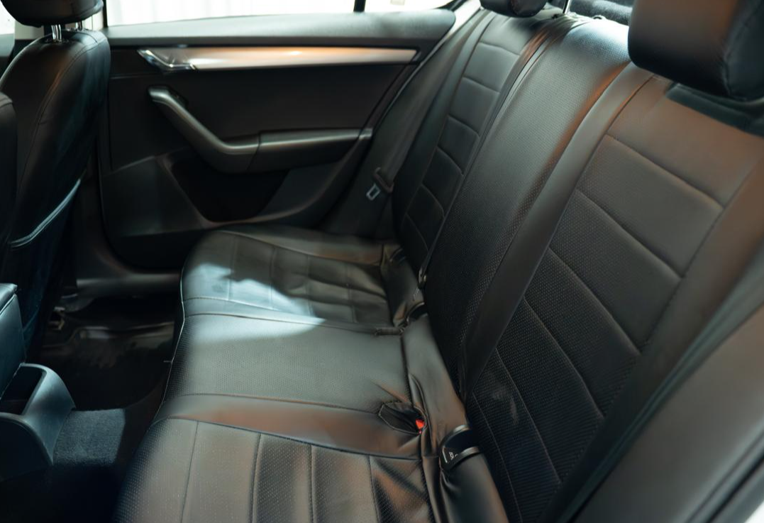 Аренда skoda octavia эконом класса 2020 года в городе Москва Яхромская от 2000 руб./сутки, передний привод, двигатель: бензин, объем 1.6 литров, ОСАГО (Мультидрайв), без водителя, недорого, вид 9 - RentRide