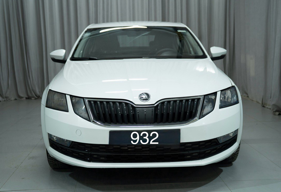 Аренда skoda octavia эконом класса 2020 года в городе Москва Яхромская от 2000 руб./сутки, передний привод, двигатель: бензин, объем 1.6 литров, ОСАГО (Мультидрайв), без водителя, недорого - RentRide