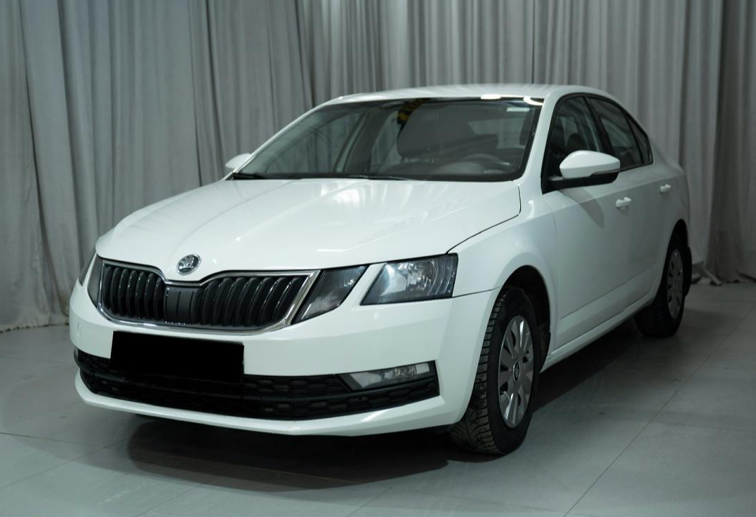 Аренда skoda octavia эконом класса 2020 года в городе Москва Яхромская от 2000 руб./сутки, передний привод, двигатель: бензин, объем 1.6 литров, ОСАГО (Мультидрайв), без водителя, недорого, вид 2 - RentRide