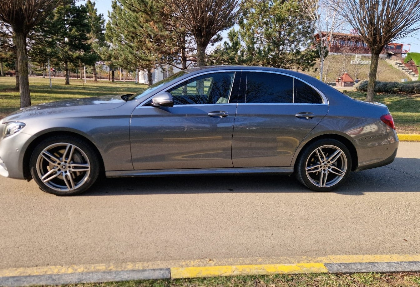 Аренда mercedes-benz e-klass бизнес класса 2019 года в городе Москва от 7840 руб./сутки, задний привод, двигатель: бензин, объем 2 литра, ОСАГО (Мультидрайв), без водителя, недорого, вид 4 - RentRide