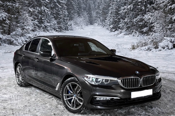Прокат авто bmw 5-serii бизнес класса 2017 года в городе Москва Народное Ополчение от 7200 руб./сутки, задний привод, двигатель: дизель, объем 2 литра, каско (Мультидрайв), ОСАГО (Мультидрайв), без водителя, недорого - RentRide