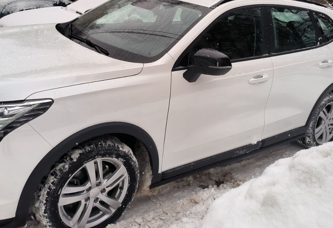 Аренда haval jolion эконом класса 2024 года в городе Москва от 2700 руб./сутки, полный привод, двигатель: бензин, объем 1.5 литров, ОСАГО (Мультидрайв), без водителя, недорого, вид 4 - RentRide