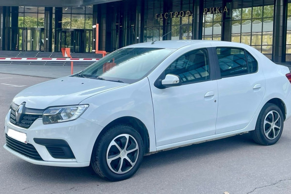 Прокат авто renault logan эконом класса 2021 года в городе Москва Нахимовский проспект от 2290 руб./сутки, передний привод, двигатель: бензин, объем 1.6 литров, ОСАГО (Впишу в полис), без водителя, недорого - RentRide