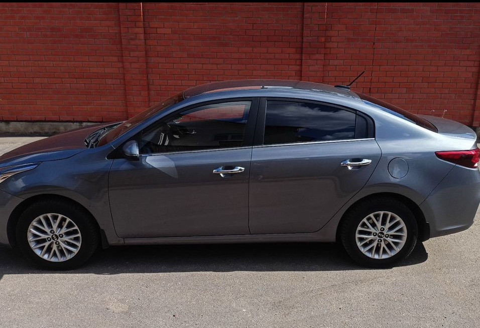 Аренда kia rio эконом класса 2020 года в городе Москва Яхромская от 2250 руб./сутки, передний привод, двигатель: бензин, объем 1.6 литров, ОСАГО (Впишу в полис), без водителя, недорого, вид 2 - RentRide