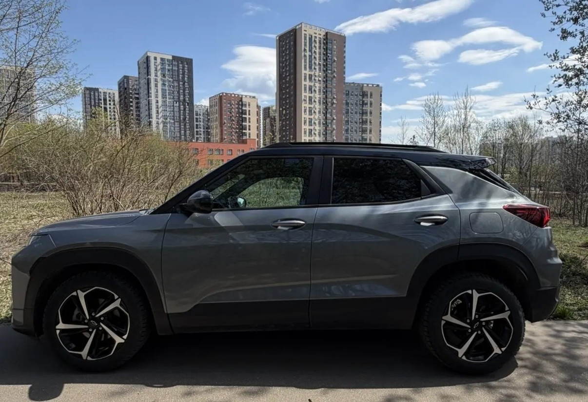 Аренда chevrolet trailblazer стандарт класса 2021 года в городе Москва Лесопарковая от 3360 руб./сутки, передний привод, двигатель: бензин, объем 1.3 литра, каско (Мультидрайв), ОСАГО (Мультидрайв), без водителя, недорого, вид 4 - RentRide