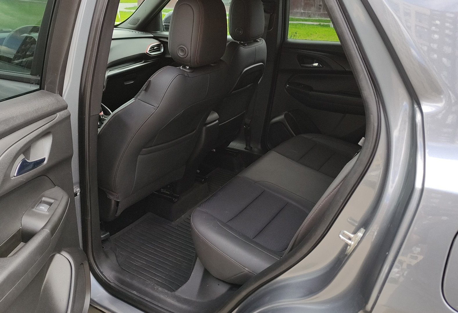 Аренда chevrolet trailblazer стандарт класса 2021 года в городе Москва Лесопарковая от 3360 руб./сутки, передний привод, двигатель: бензин, объем 1.3 литра, каско (Мультидрайв), ОСАГО (Мультидрайв), без водителя, недорого, вид 8 - RentRide