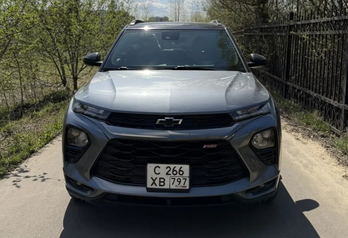 Аренда chevrolet trailblazer стандарт класса 2021 года в городе Москва Лесопарковая от 3360 руб./сутки, передний привод, двигатель: бензин, объем 1.3 литра, каско (Мультидрайв), ОСАГО (Мультидрайв), без водителя, недорого, вид 3 - RentRide
