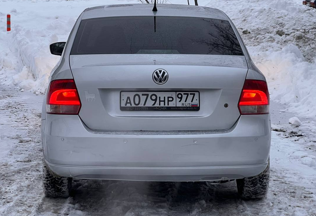 Аренда volkswagen polo эконом класса 2013 года в городе Москва Аэропорт от 2100 руб./сутки, передний привод, двигатель: бензин, объем 1.6 литров, ОСАГО (Впишу в полис), без водителя, недорого, вид 5 - RentRide