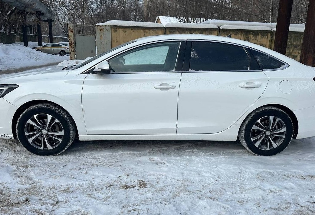 Аренда changan eado стандарт класса 2023 года в городе Москва Авиамоторная от 4400 руб./сутки, передний привод, двигатель: бензин, объем 1.4 литра, ОСАГО (Мультидрайв), без водителя, недорого, вид 5 - RentRide