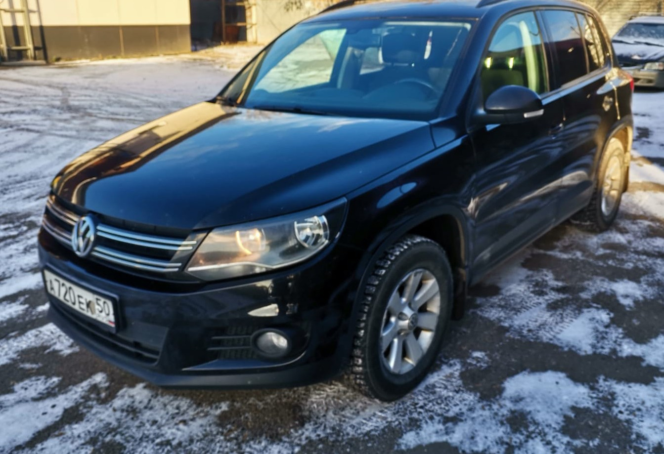 Аренда volkswagen tiguan эконом класса 2013 года в городе Москва Котельники от 2800 руб./сутки, передний привод, двигатель: бензин, объем 1400 литров, ОСАГО (Впишу в полис), без водителя, недорого, вид 2 - RentRide