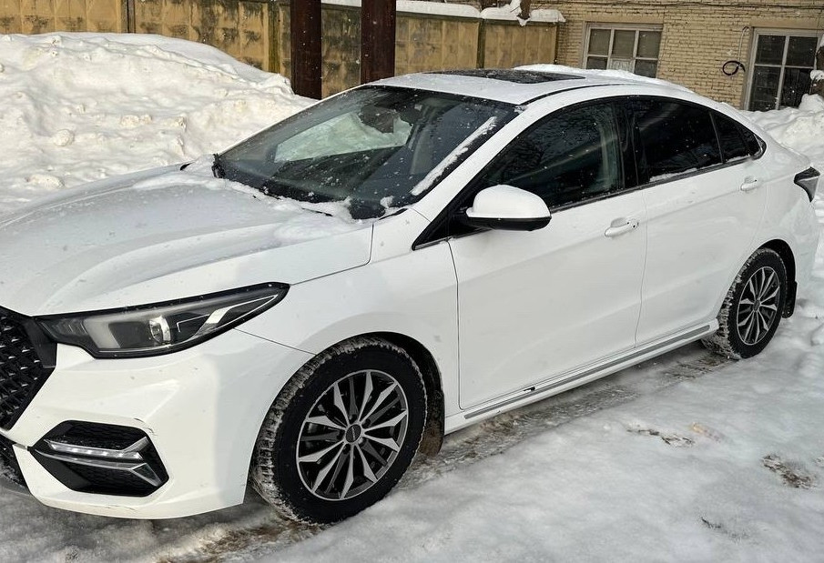 Аренда omoda s5 стандарт класса 2023 года в городе Москва Авиамоторная от 3500 руб./сутки, передний привод, двигатель: бензин, объем 1.5 литров, ОСАГО (Мультидрайв), без водителя, недорого - RentRide