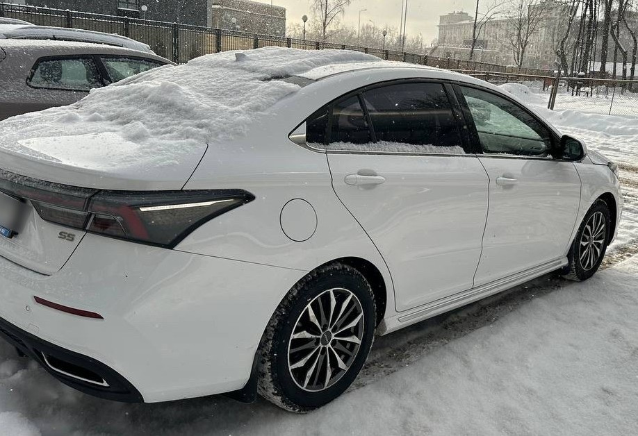 Аренда omoda s5 стандарт класса 2023 года в городе Москва Авиамоторная от 3500 руб./сутки, передний привод, двигатель: бензин, объем 1.5 литров, ОСАГО (Мультидрайв), без водителя, недорого, вид 7 - RentRide