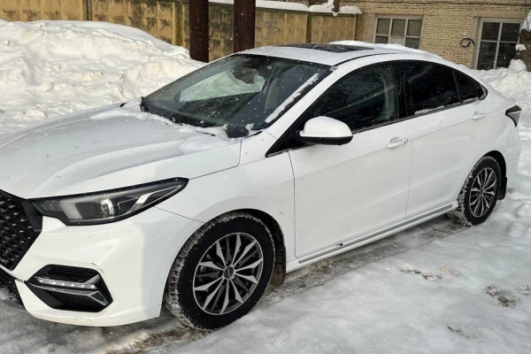 Прокат авто omoda s5 стандарт класса 2023 года в городе Москва Авиамоторная от 3500 руб./сутки, передний привод, двигатель: бензин, объем 1.5 литров, ОСАГО (Мультидрайв), без водителя, недорого - RentRide